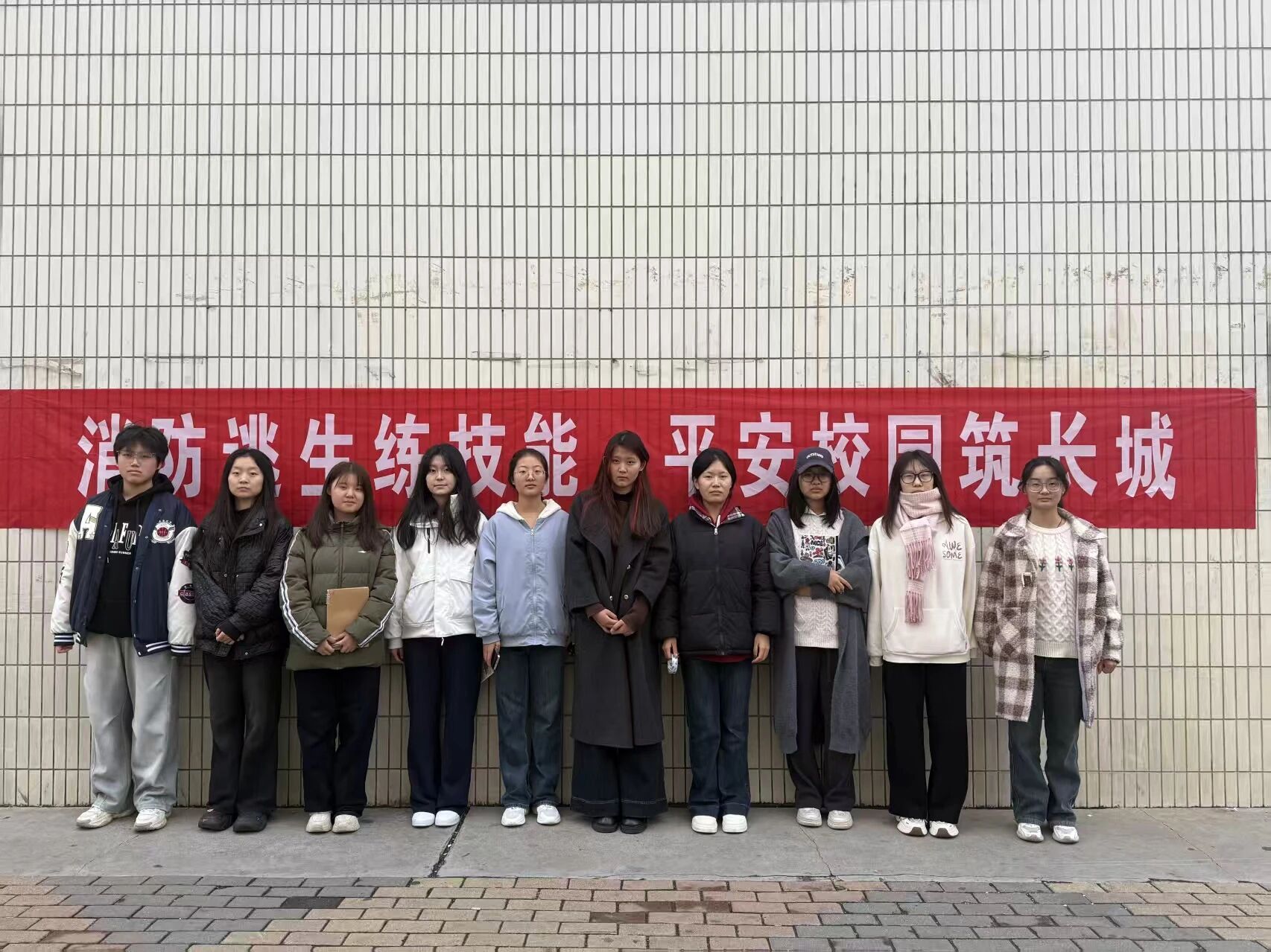 ͬлѧԺٰ조 ƽУ԰ǡ