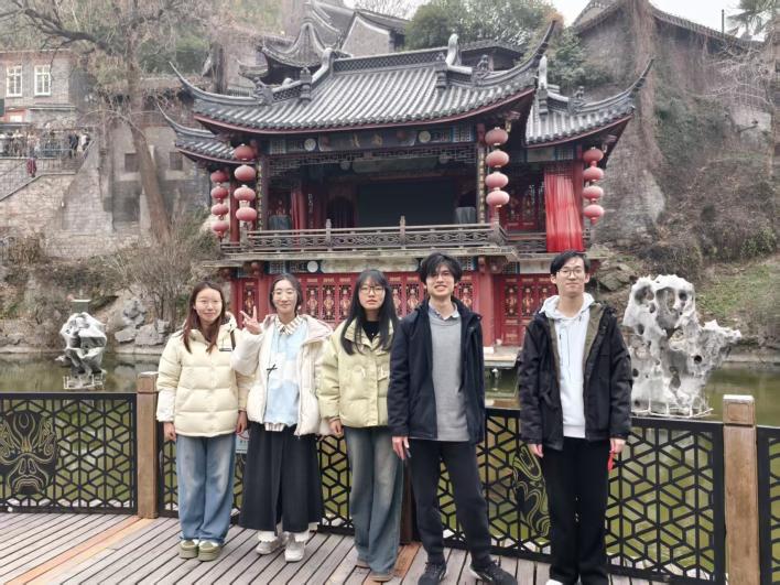 ���ƴ�ѧ�Ӻ��ٿƴ�ʵ������������ɹŽ֣�̽Ѱ��ʷ�봴�½�������