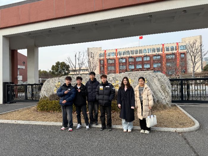 ���Ŵ�ĸУ��֮��ɽ�𴨸߼���ѧ