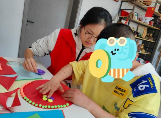��������ļ�ů��־Ը����ӿ�չ���߲ʼ��ڡ��ذ���ͯ�ٳɳ����������ʵ���