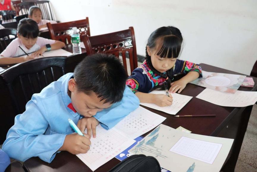 �������鸰ī�����ഺ���λ����� ������Ϫʦ��ѧԺ ����ֻ���䡱 ����������ī��ʵ��Բ���չ�